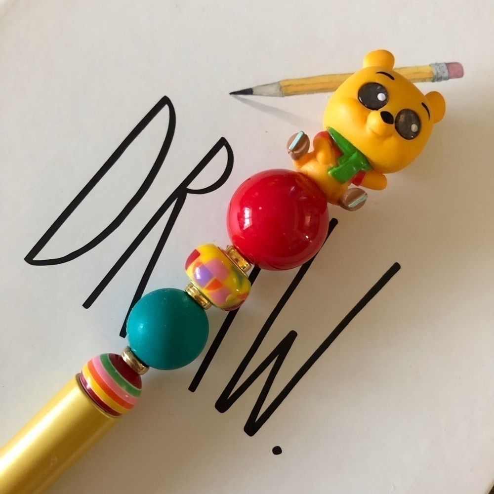 Disney Doorables: Winnie the Pooh: Pooh Bear handmade beaded pen